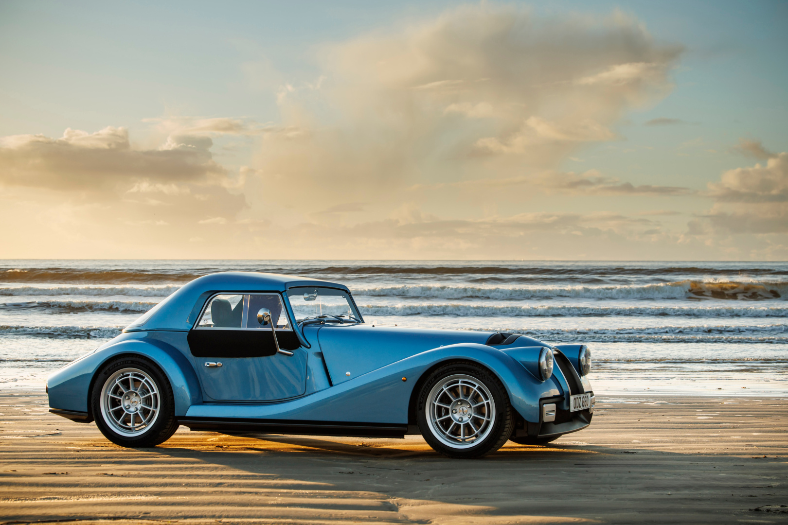 SMALL_Morgan_Supersport_Location_Blue_015
